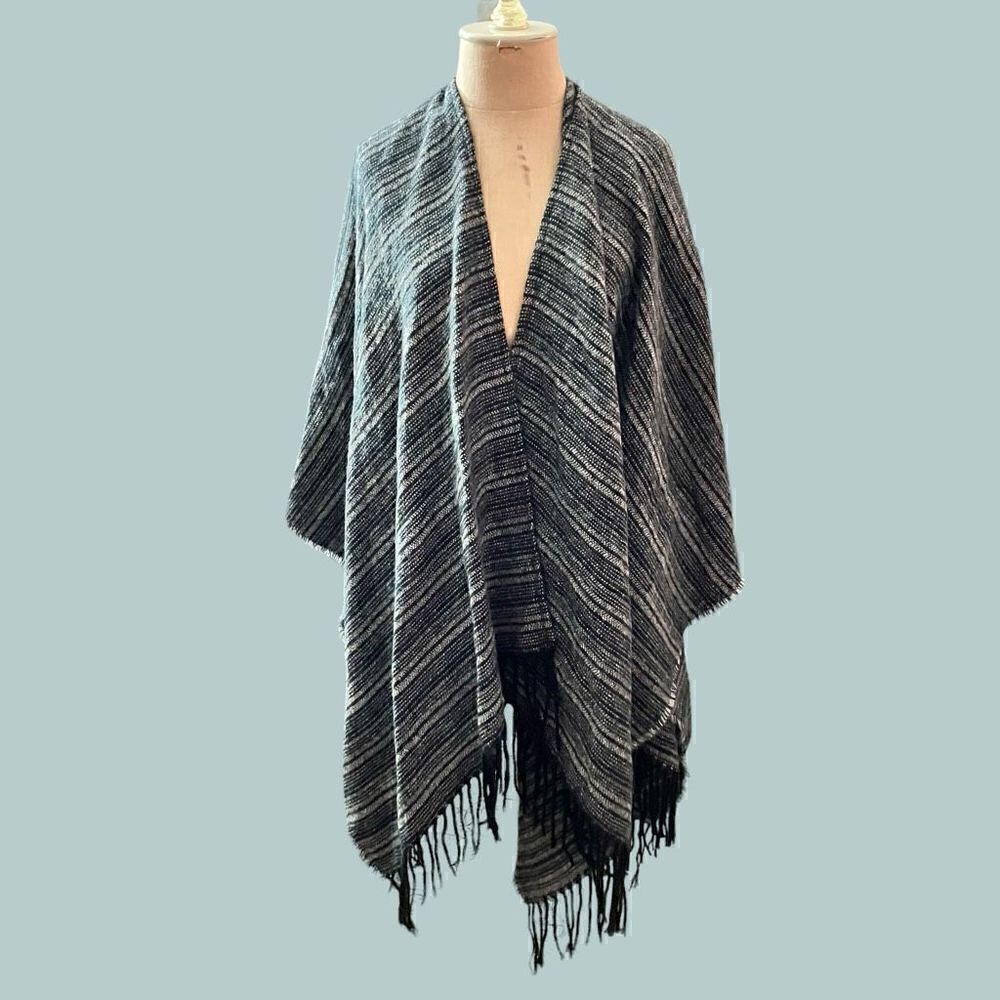 Loft Outlet Warm & Toasty Cape - Shawl / One Size Fits All